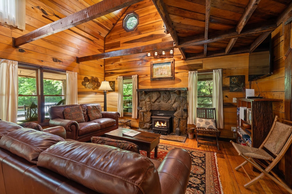 Butterfly Hollow Bed and Breakfast 16/32
