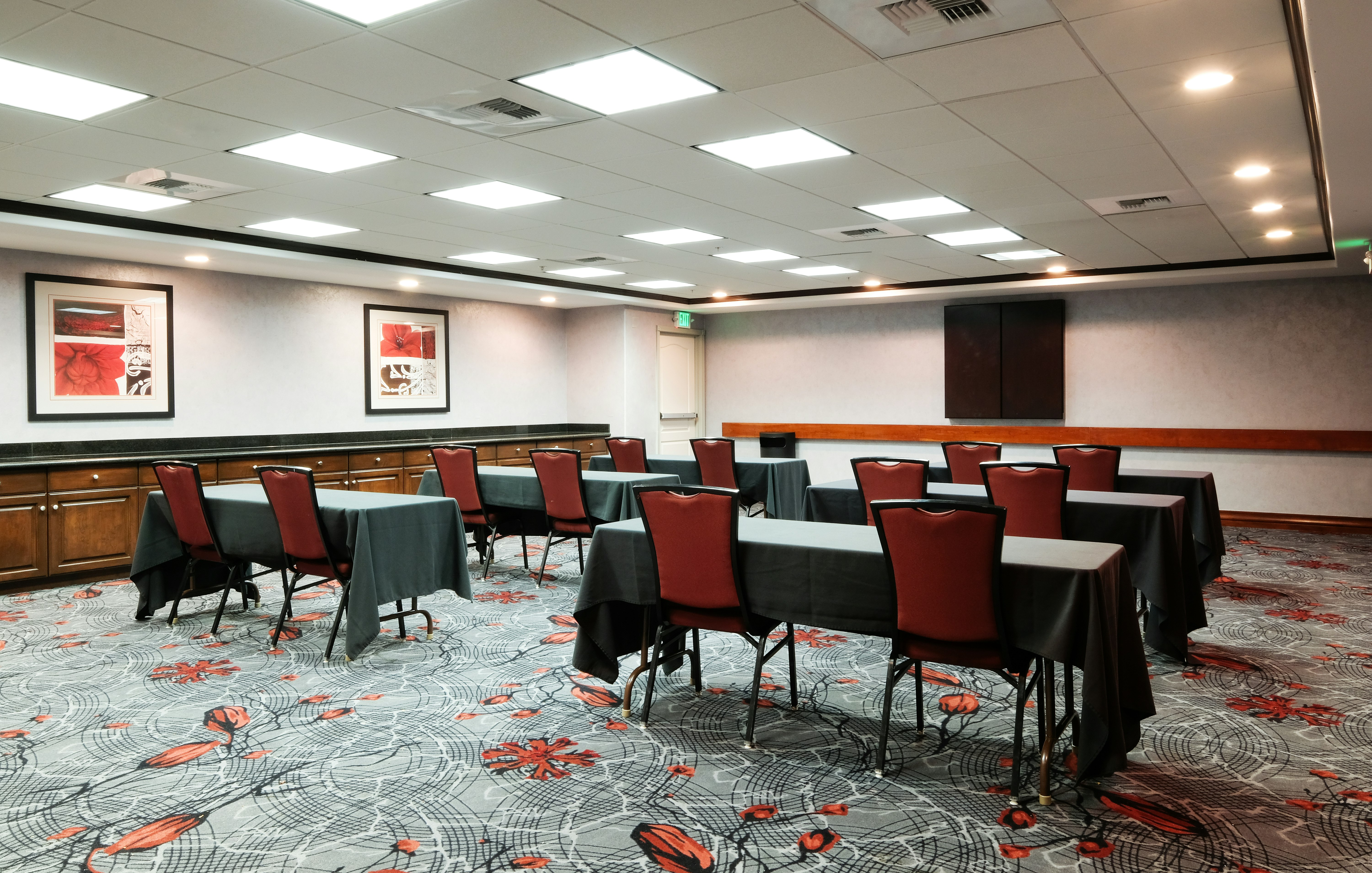 Hampton Inn & Suites Temecula 35/40