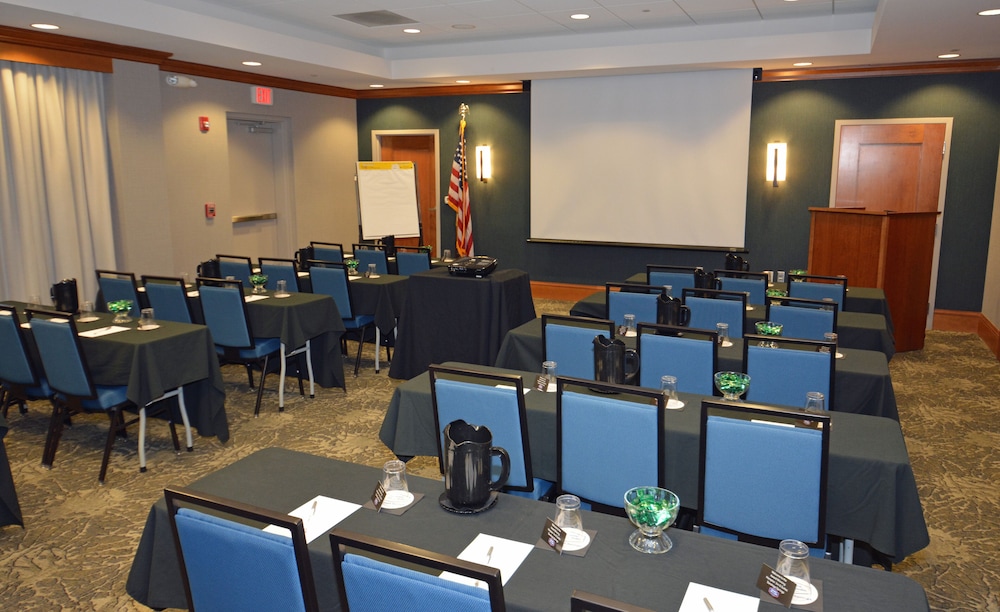 Hampton Inn Suites Saratoga Springs Downtown 59/69