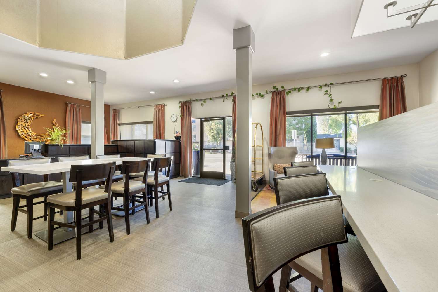 Best Western Royal Palace Inn & Suites 41/46