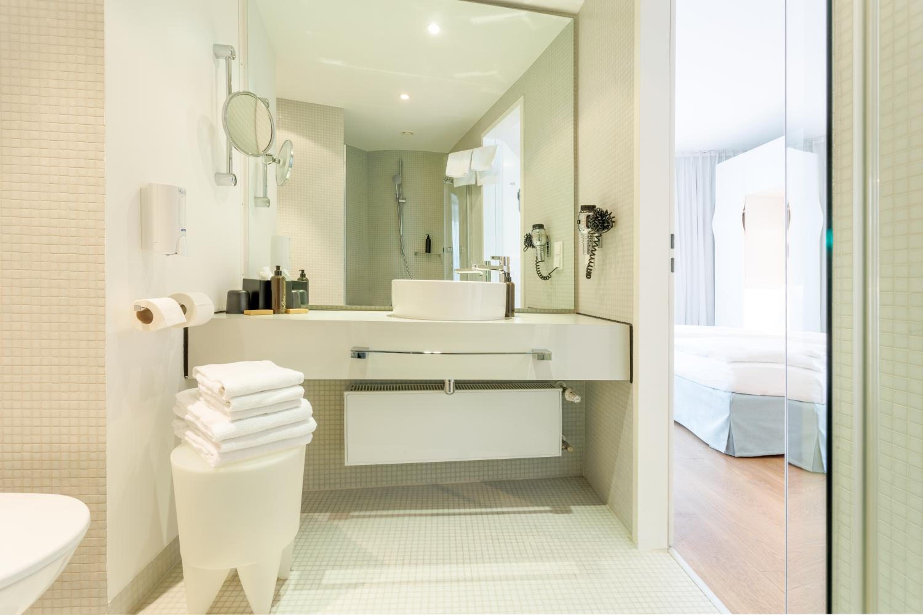 Roof Top, Urban, King Bed، Art Hotel City Leipzig 7/8