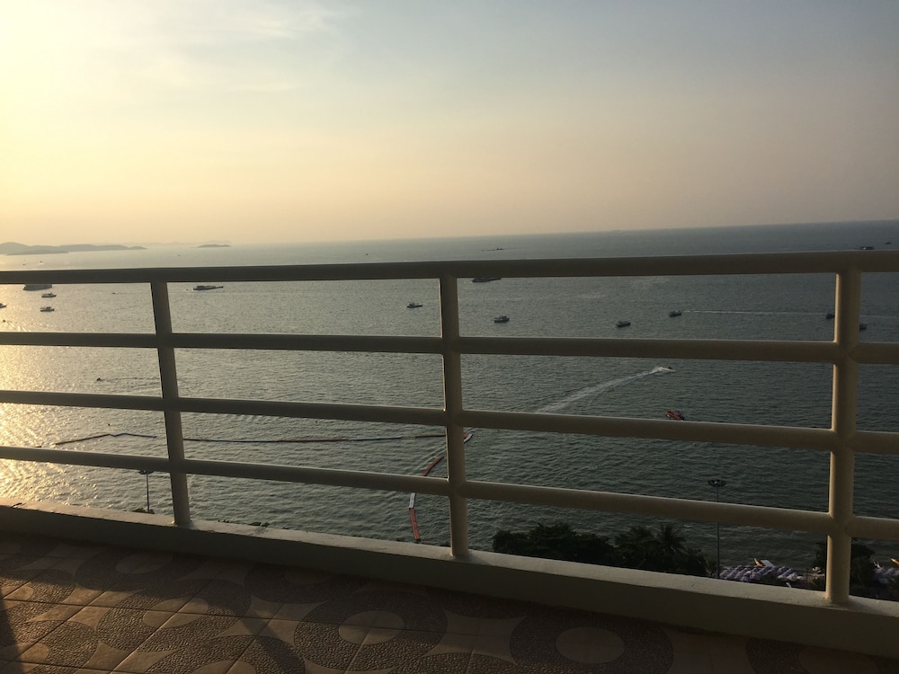 View Talay 6 Condominium By Honey 5/84