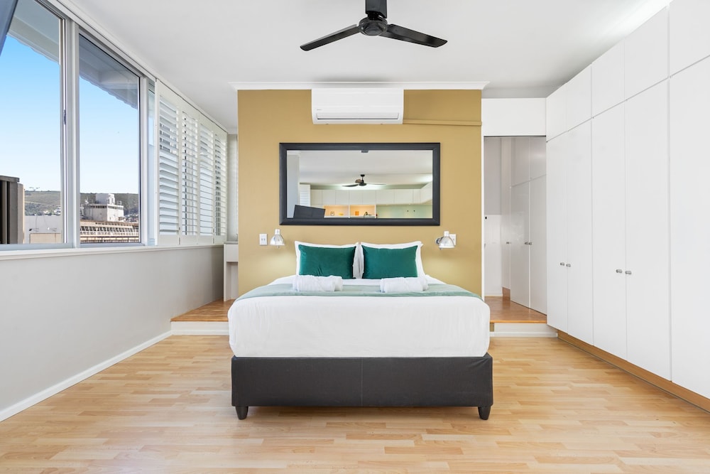Midtown Rentals At Perspectives 10/50