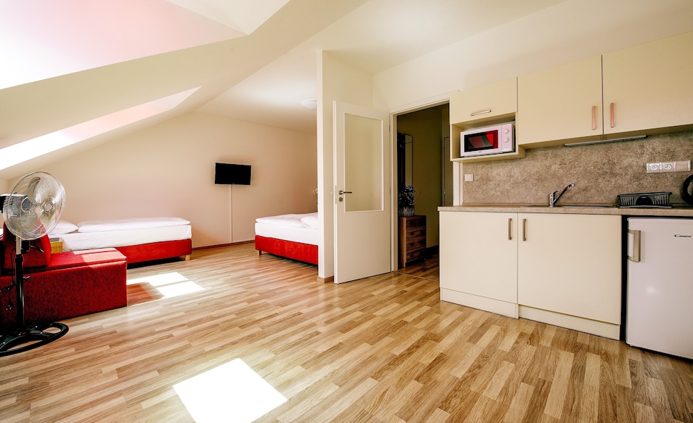 Hotel Otakar 24/50