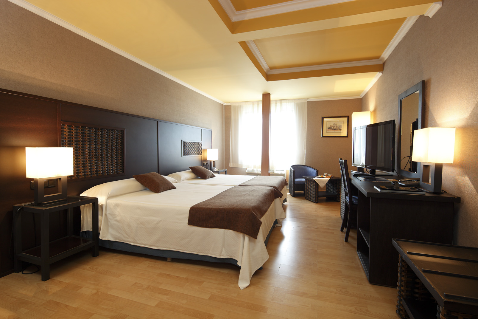 SUPERIOR, DOUBLE BED