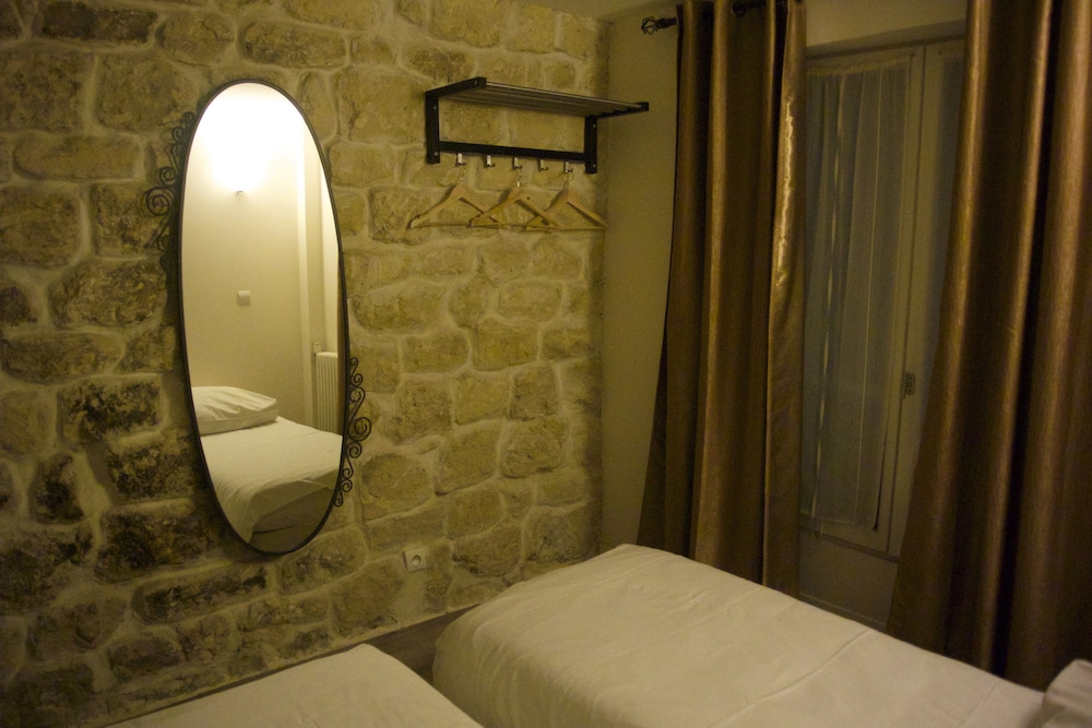 GRAND HOTEL DE CLERMONT 36/53
