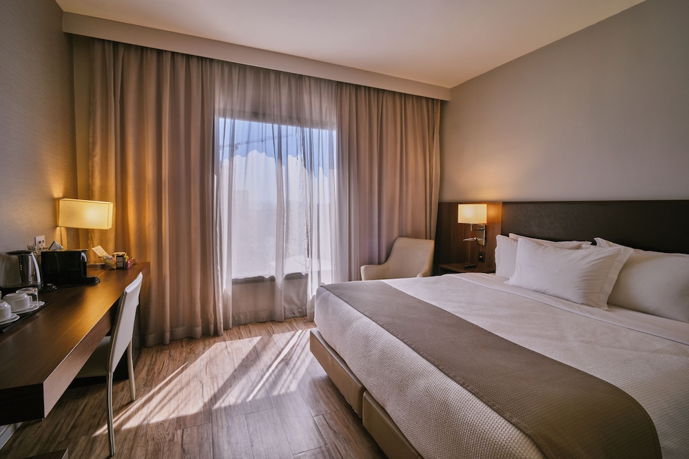 Premium, King Bed