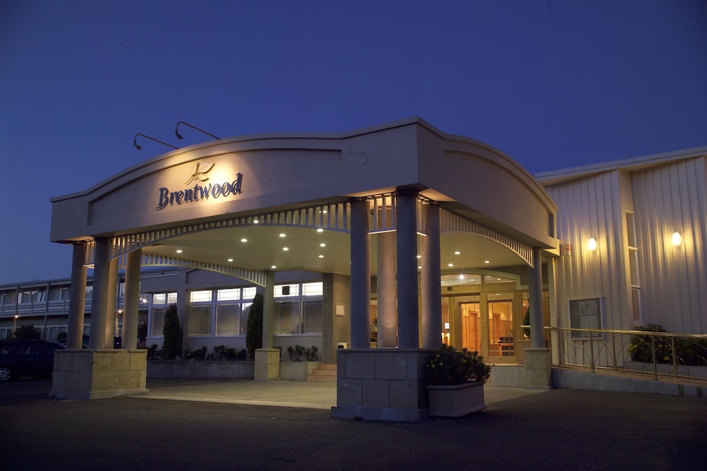 Brentwood Hotel 3/54