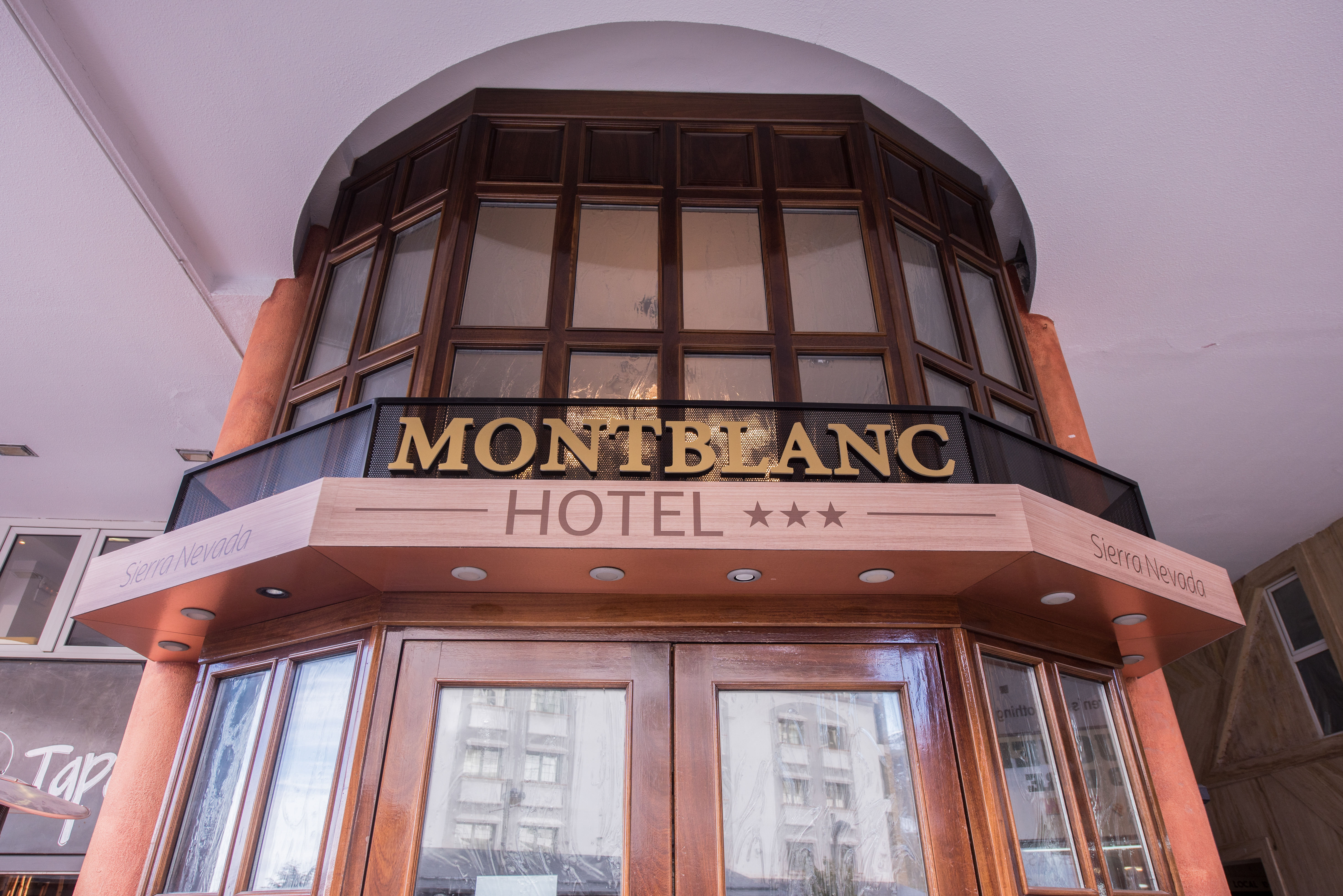 Mont Blanc Hotel 6/42