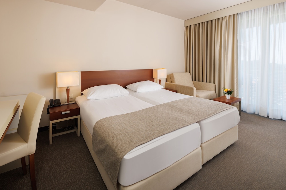 Superior, Double Bed, with Extra Bed, Sea Side, Balcony