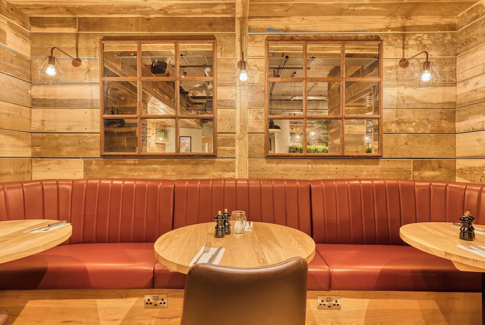 Premier Inn London Paddington (Paddington Basin) Hotel 37/47