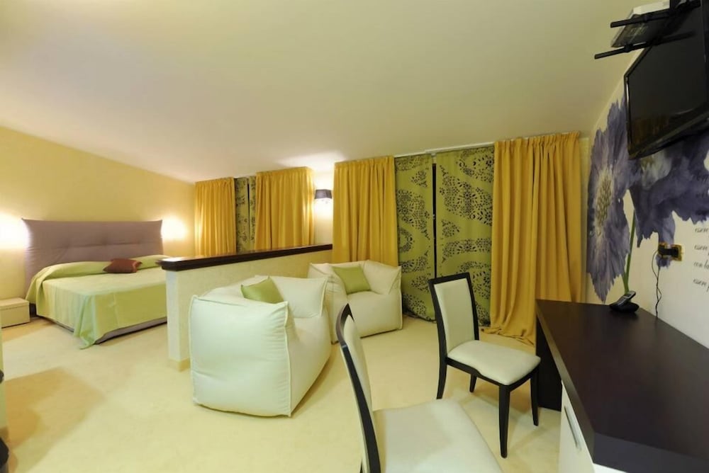Grand Hotel Paradiso 33/43