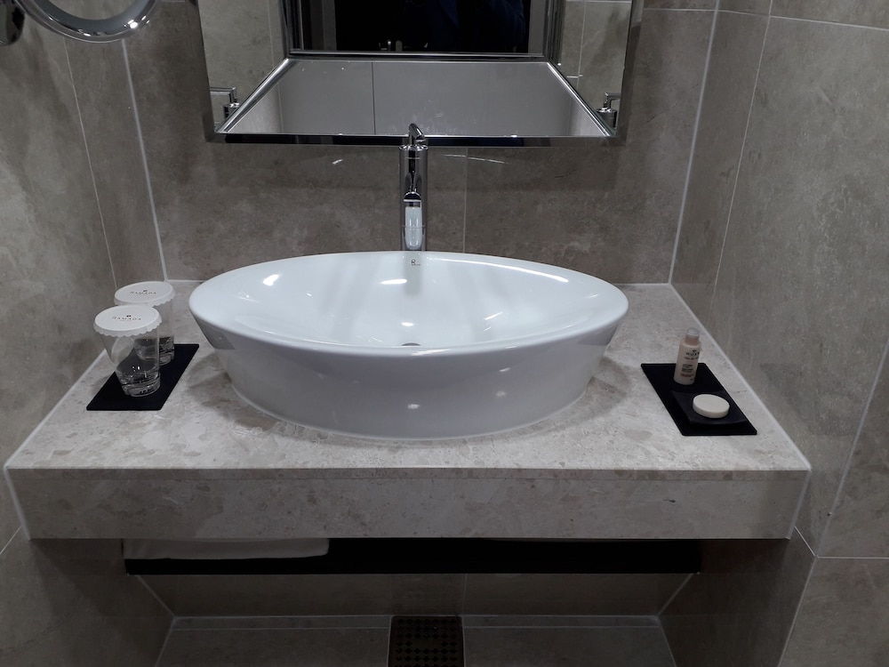 Ramada Suites by Wyndham Geoje 14/48