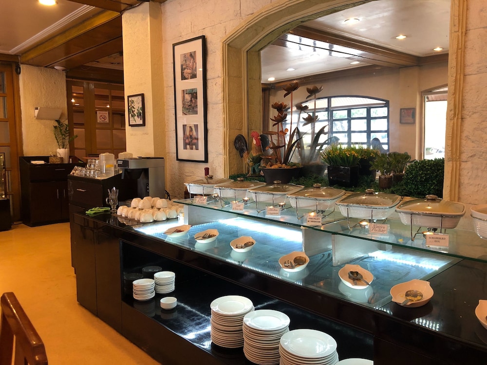 Aloha Hotel 24/48