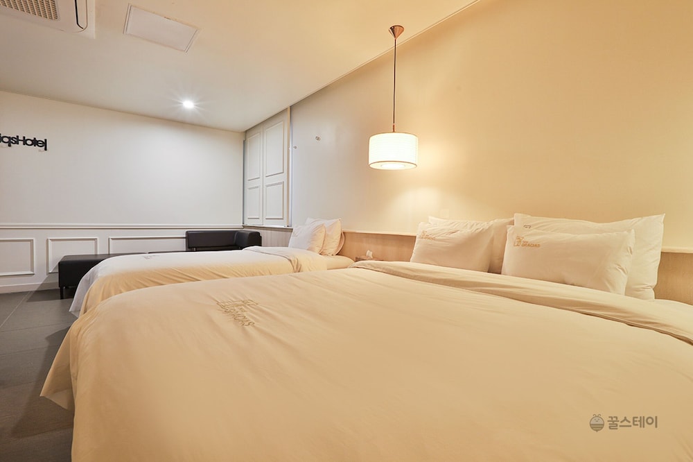 Gracias Hotel Gimhae 12/50