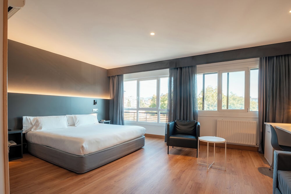 Hotel Sancho Ramirez Formerly Tryp Sancho Ramirez 14/59