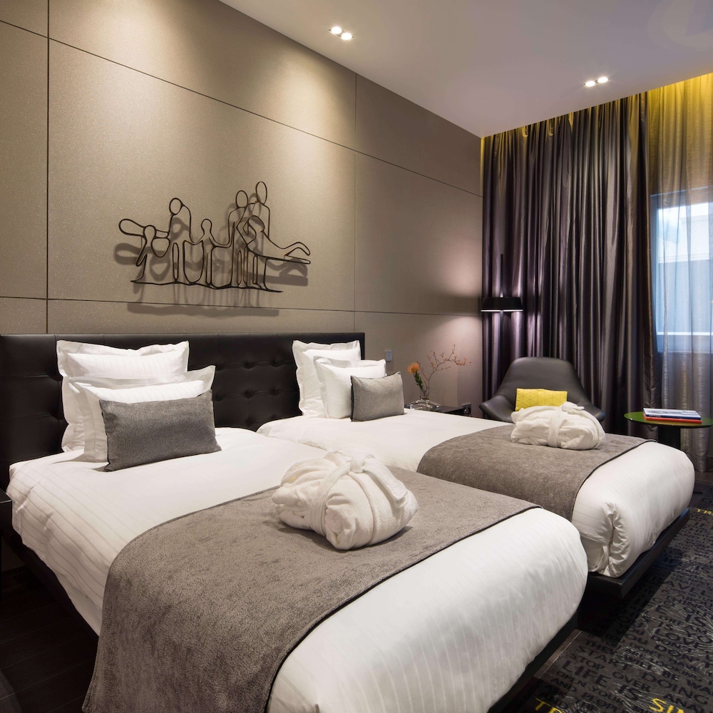 Art, Twin Beds