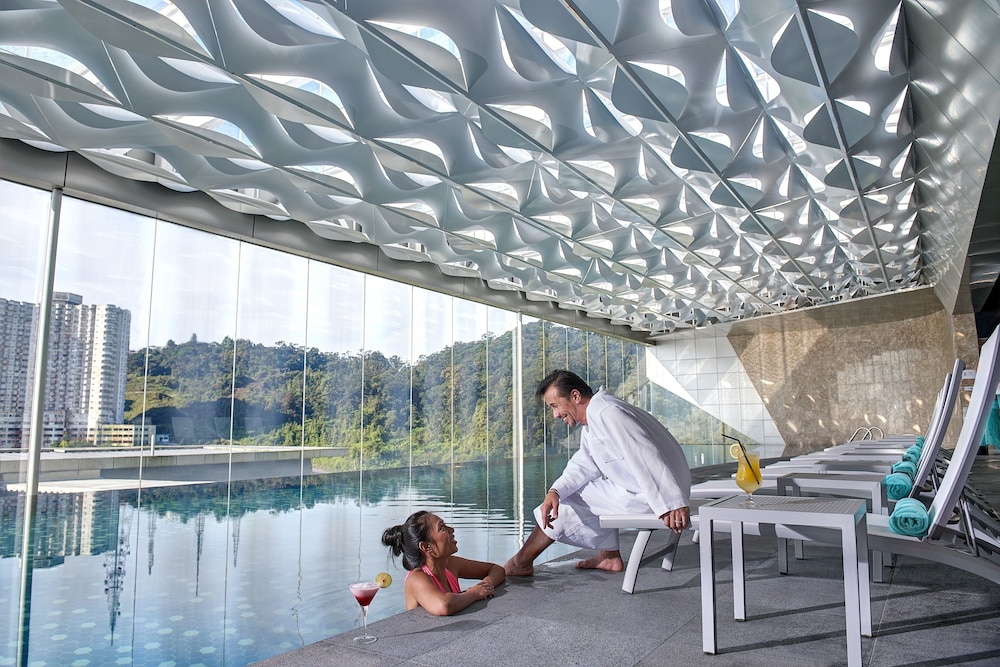 Grand Ion Delemen Hotel 34/69