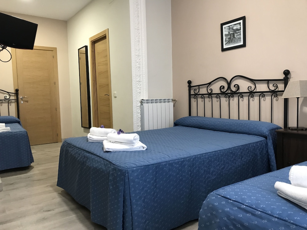 Hostal El Pilar 51/68