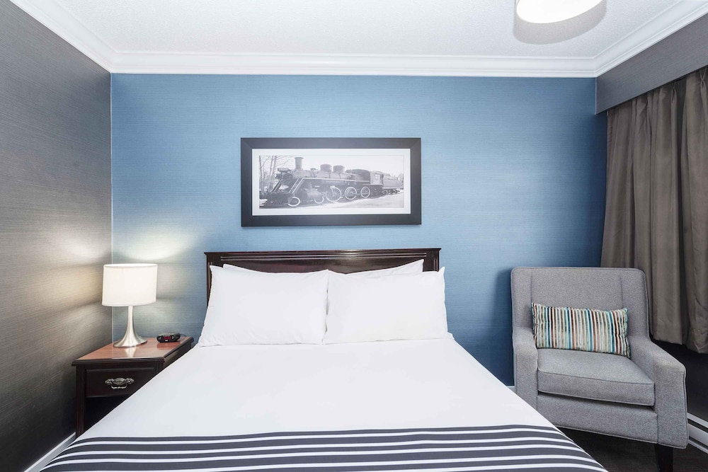 Sandman Hotel & Suites Prince George 10/47