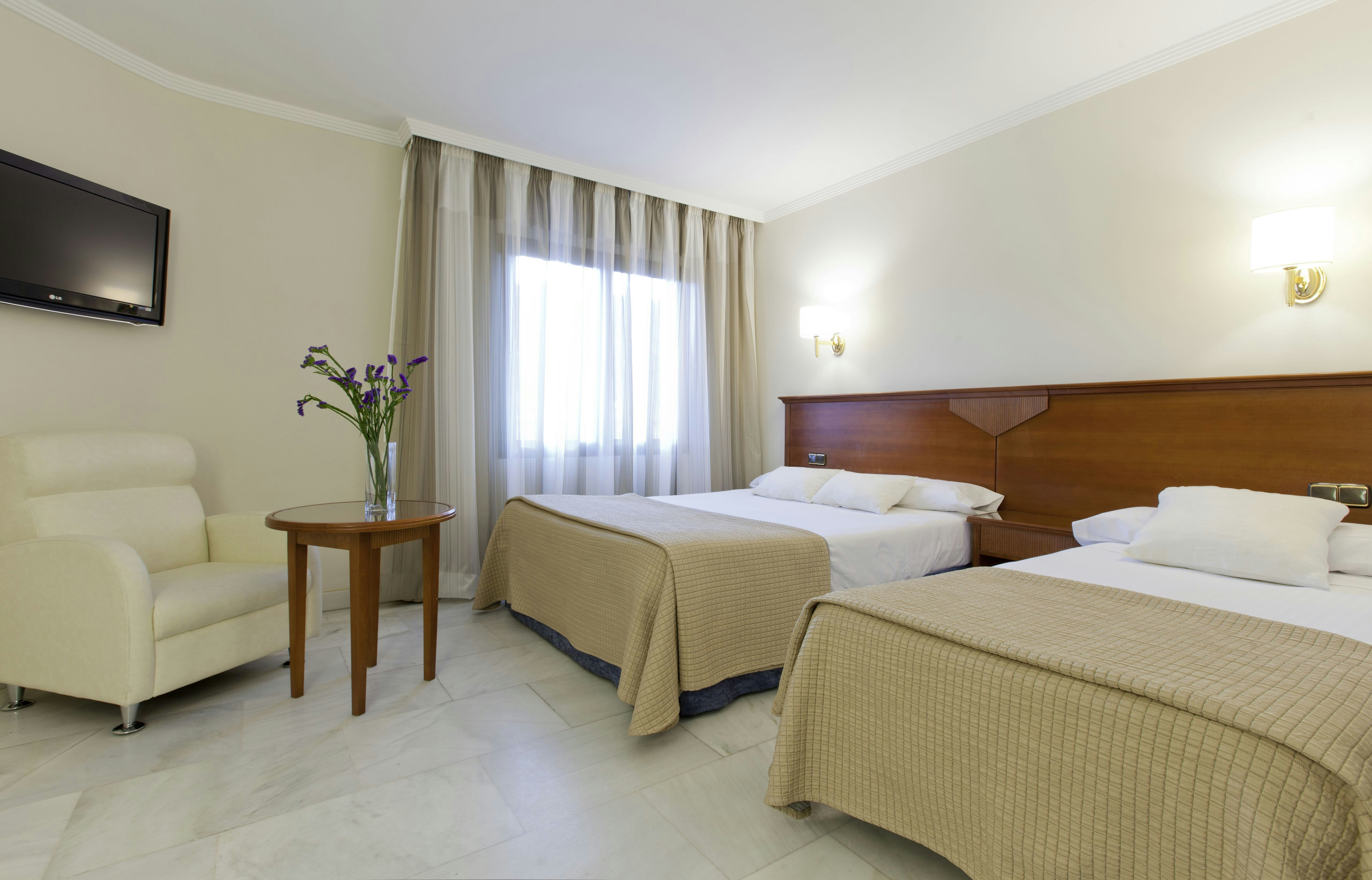 Alixares Hotel 24/82