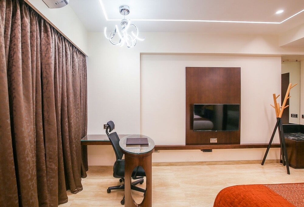 HOTEL ROYAL PALACE 43/54