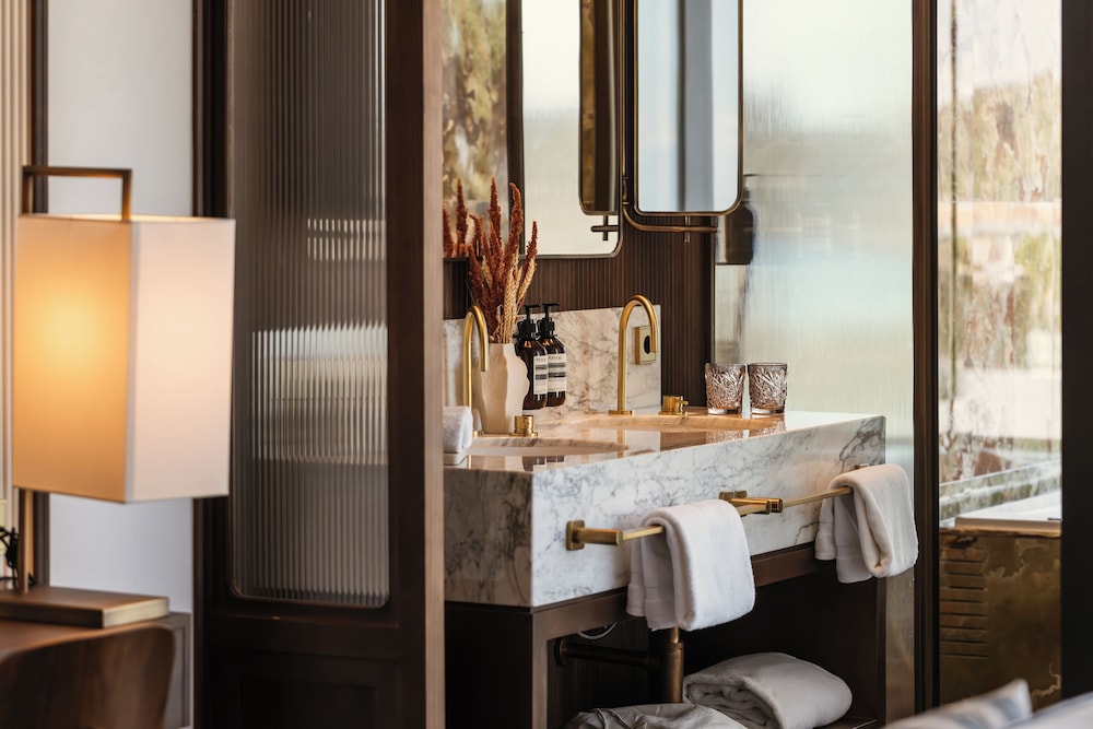 Sol, Junior Suite, King Bed, Sofa، BLESS Ibiza The Site 3/5