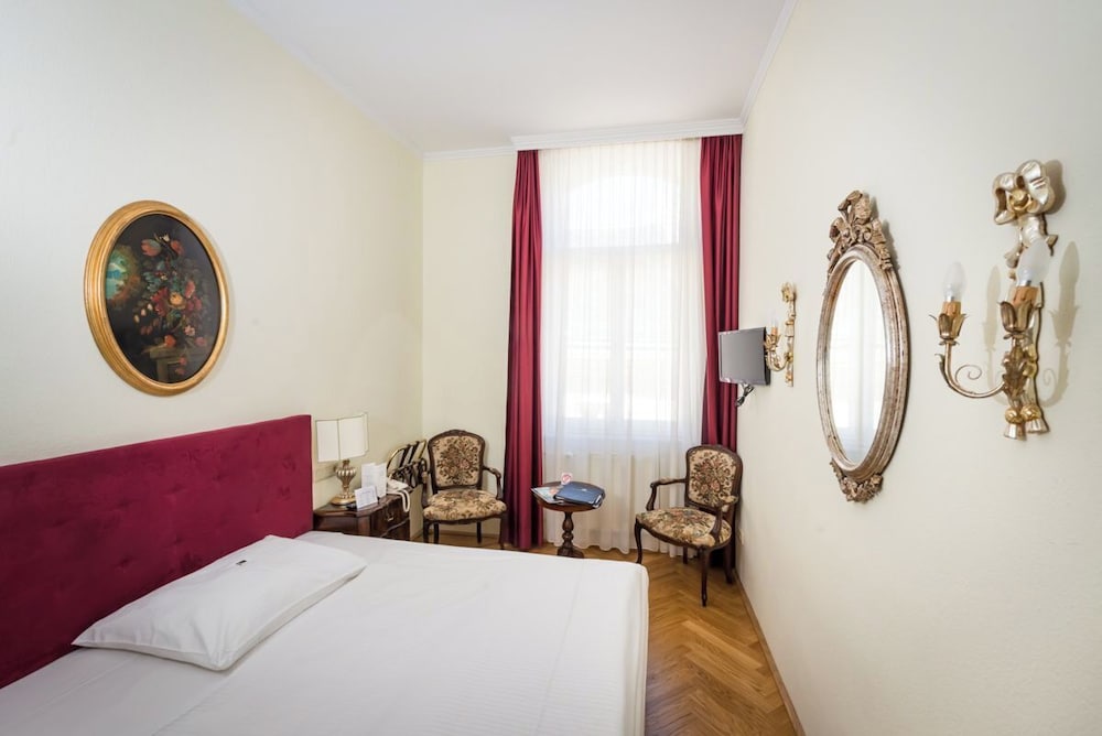 Graben Hotel Vienna 33/67