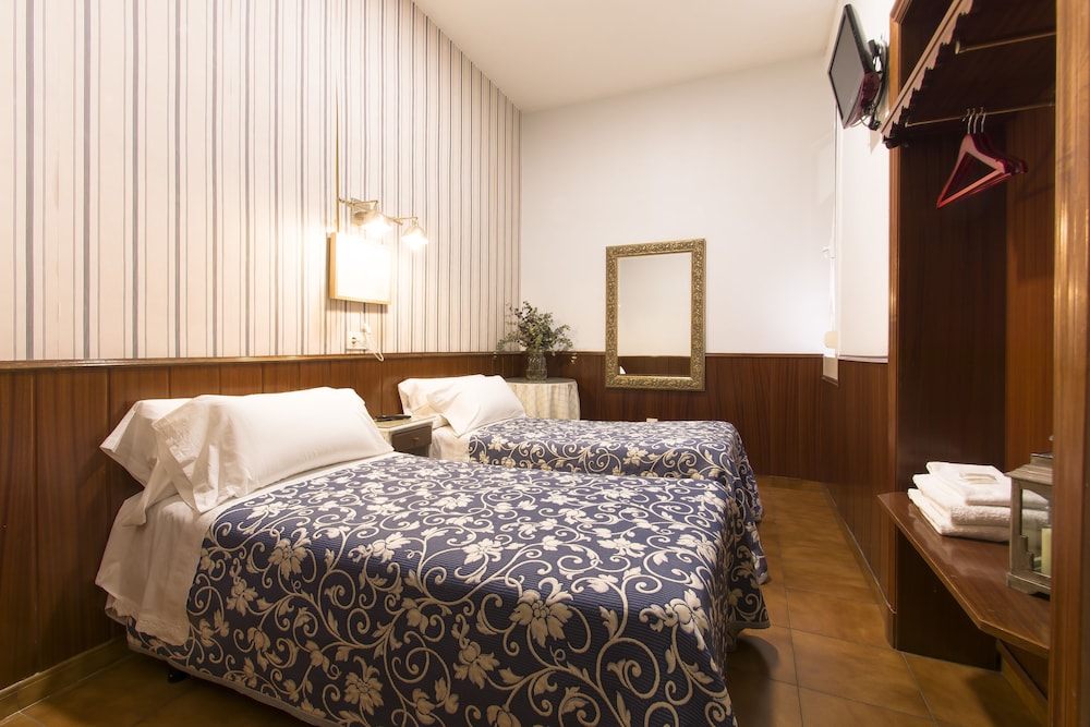 Hostal La Vera 32/50