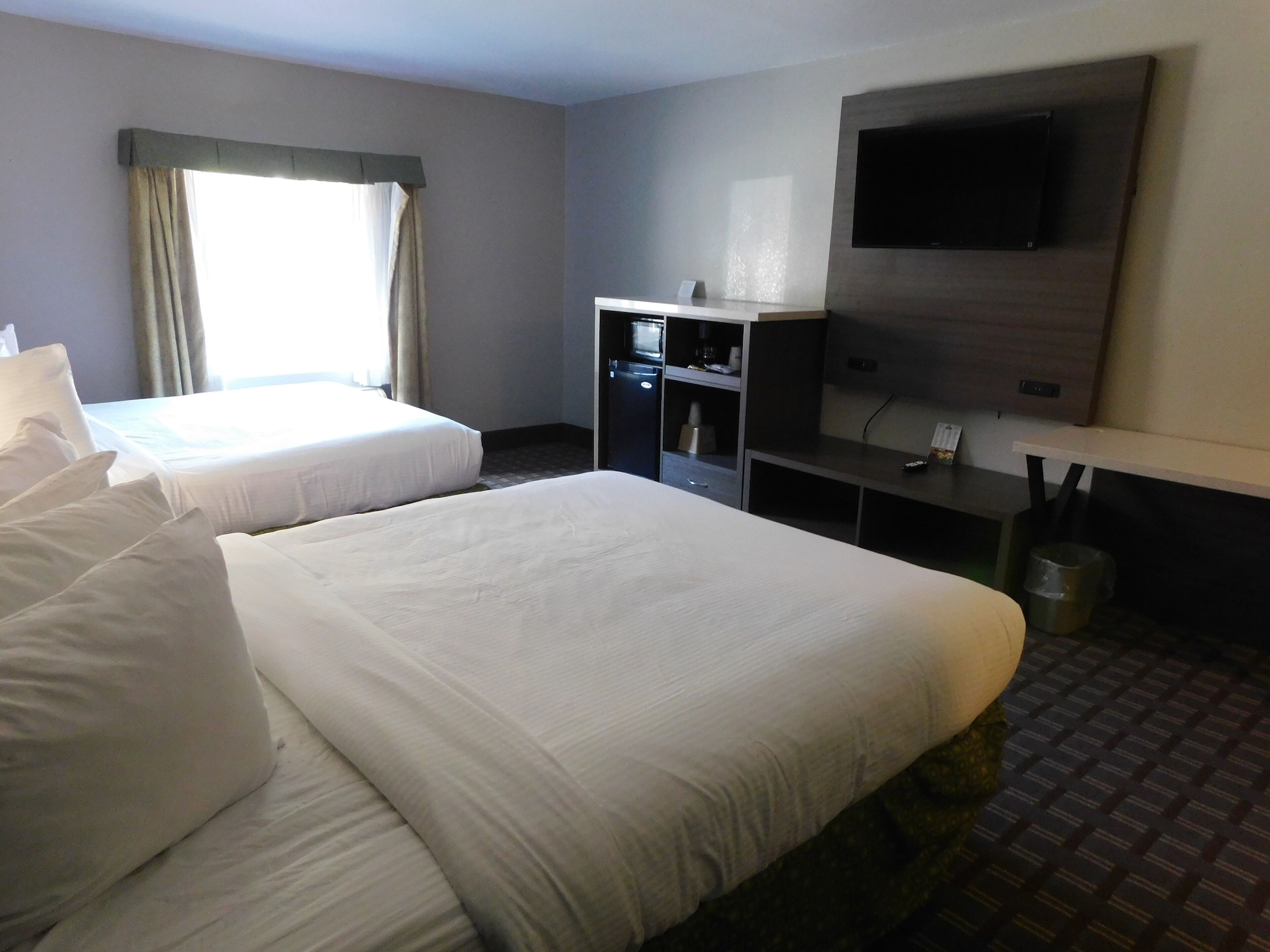STANDARD, 2 QUEEN BEDS, ACCESSIBLE