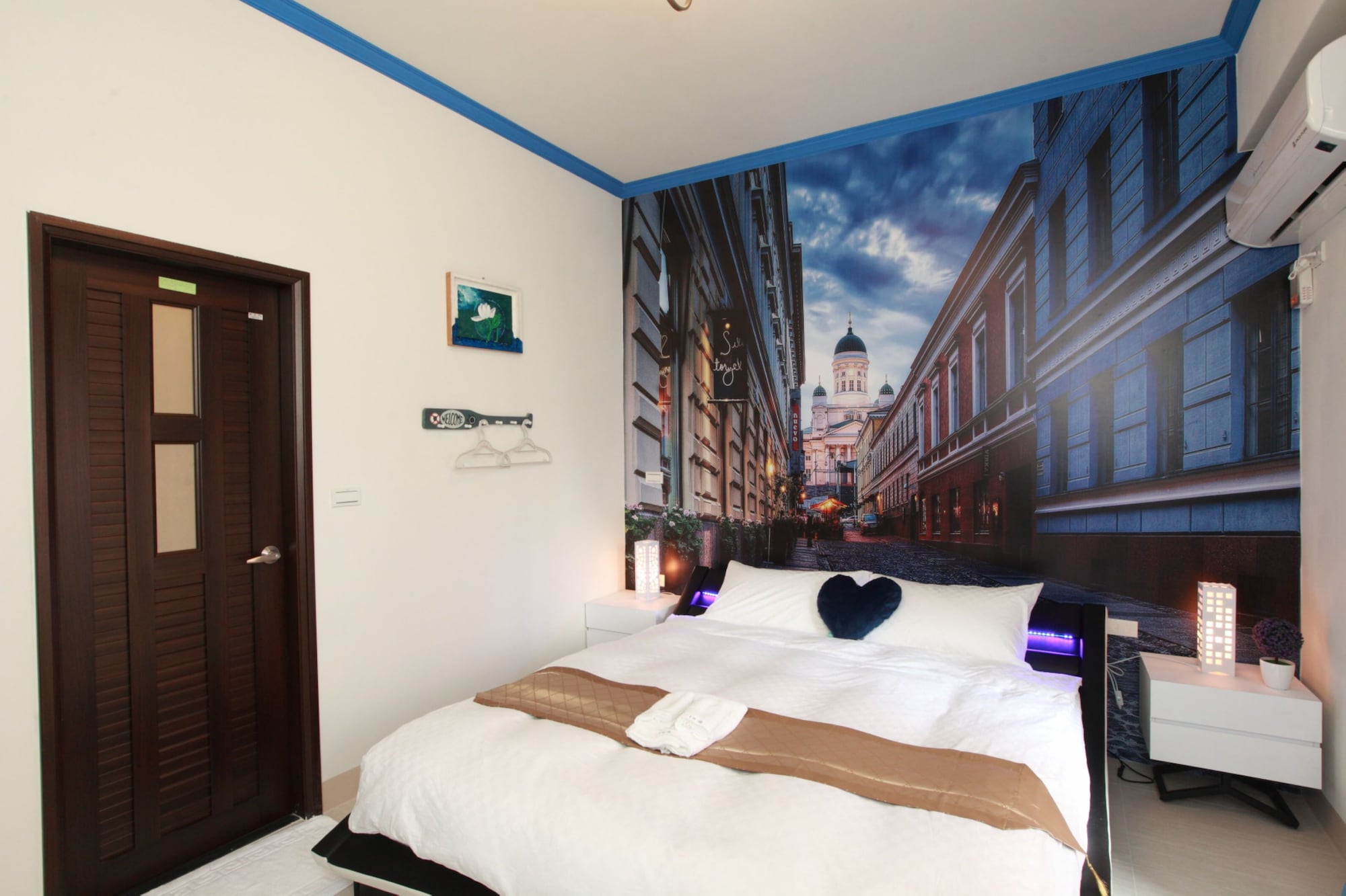 DELUXE, DOUBLE BED, BALCONY