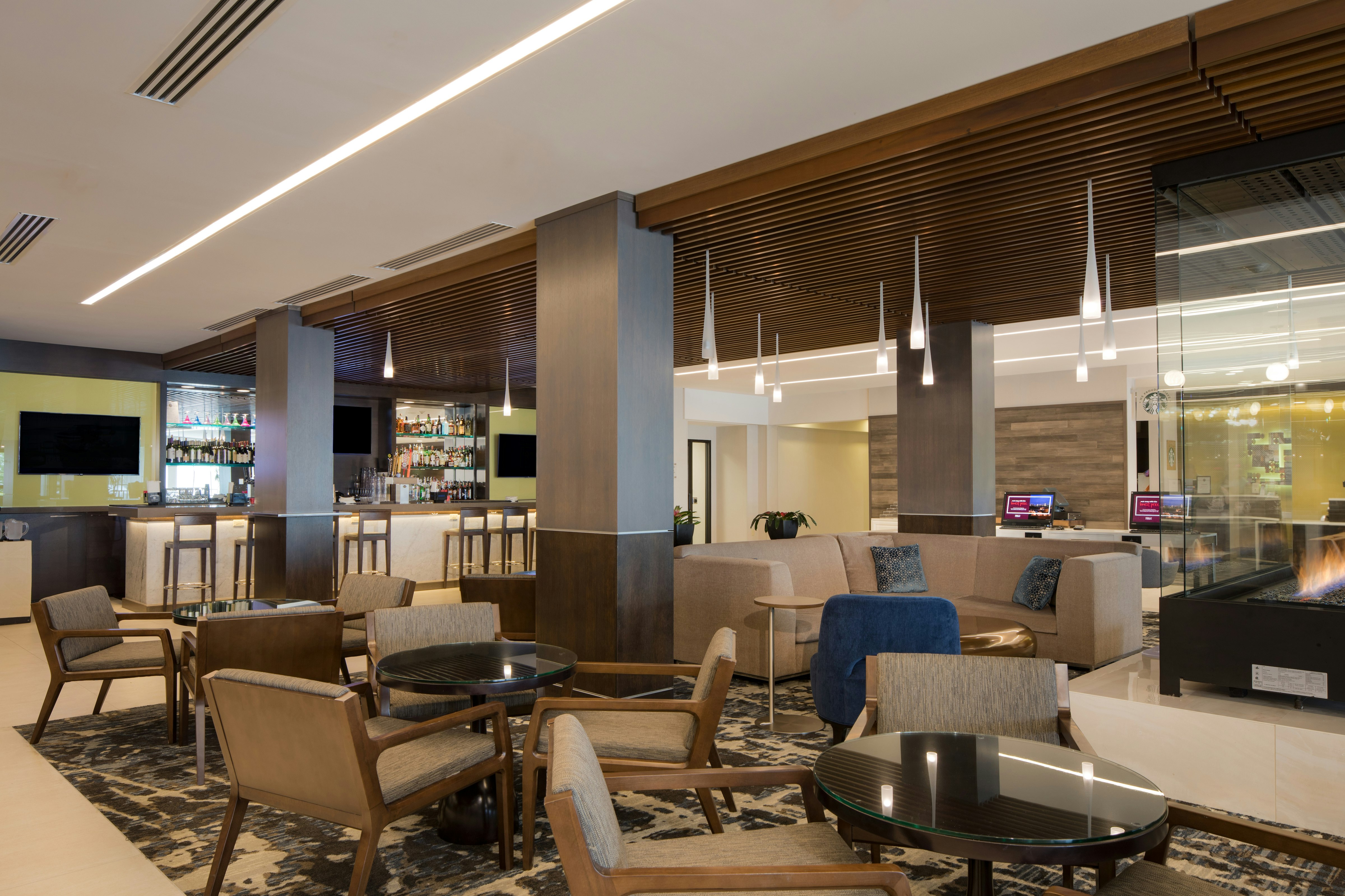 Doubletree By Hilton Hotel Syracuse 22/44
