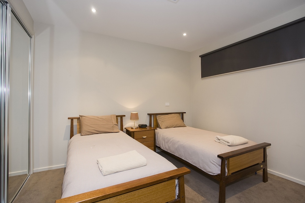 7 Bell Street Apartments 12/50