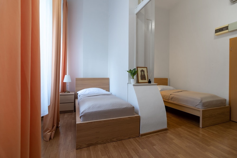 Standard, Twin Beds