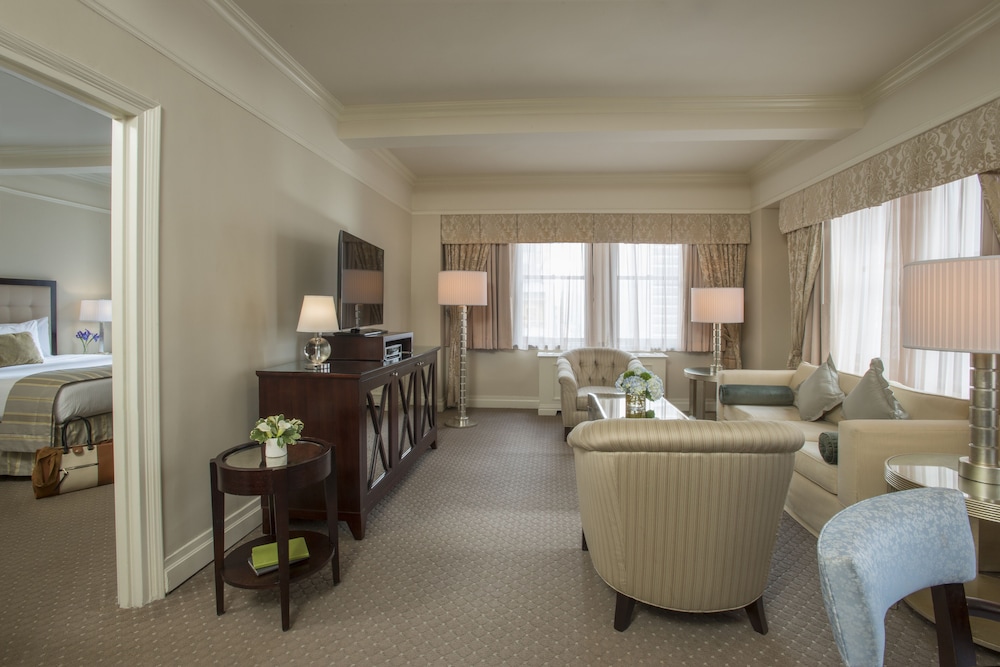 Warwick Hotel New York 36/61