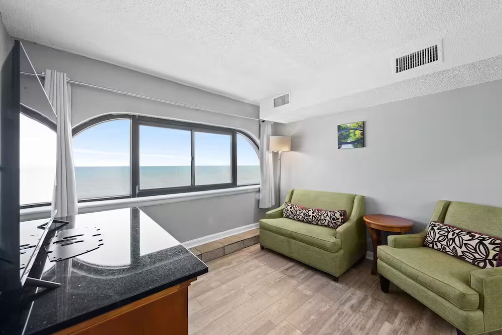 Capital O Sunset Waves Hotel Myrtle Beach Oceanfront 49/63
