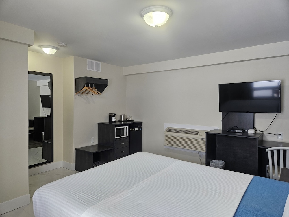 Leelas Villa Inn Flesherton 8/28