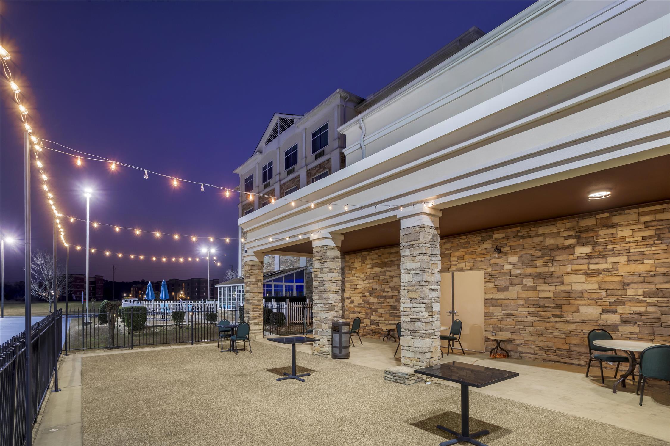 Best Western Plus Rose City Conference Center Inn 13/22