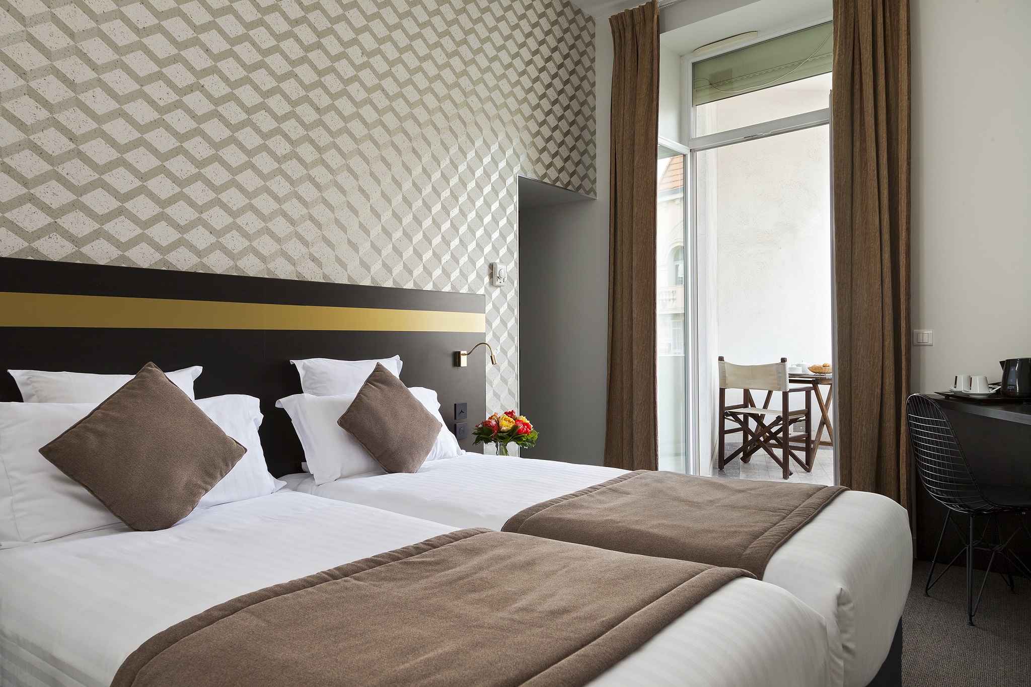 Executive, Twin Beds