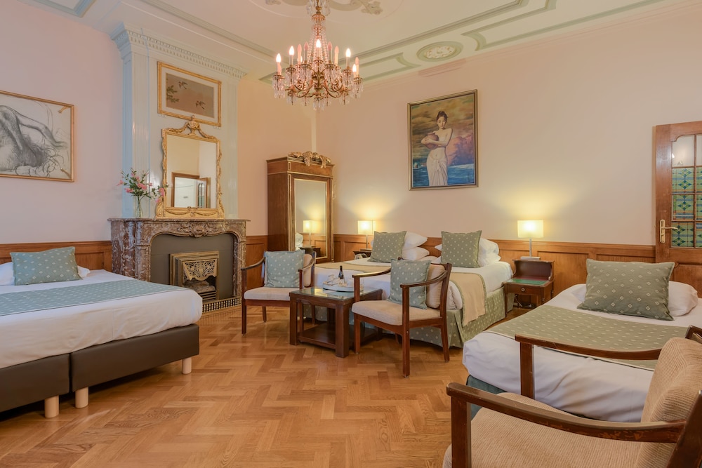 Hotel Des Arts 27/62