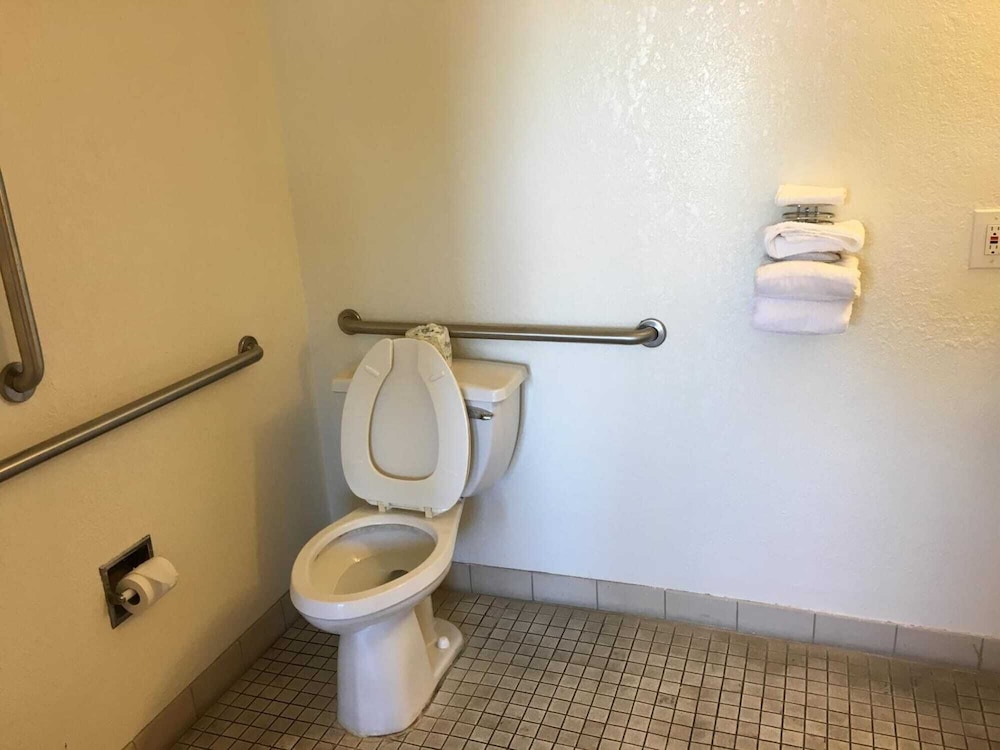 Motel6 Lakeland, FL 46/49
