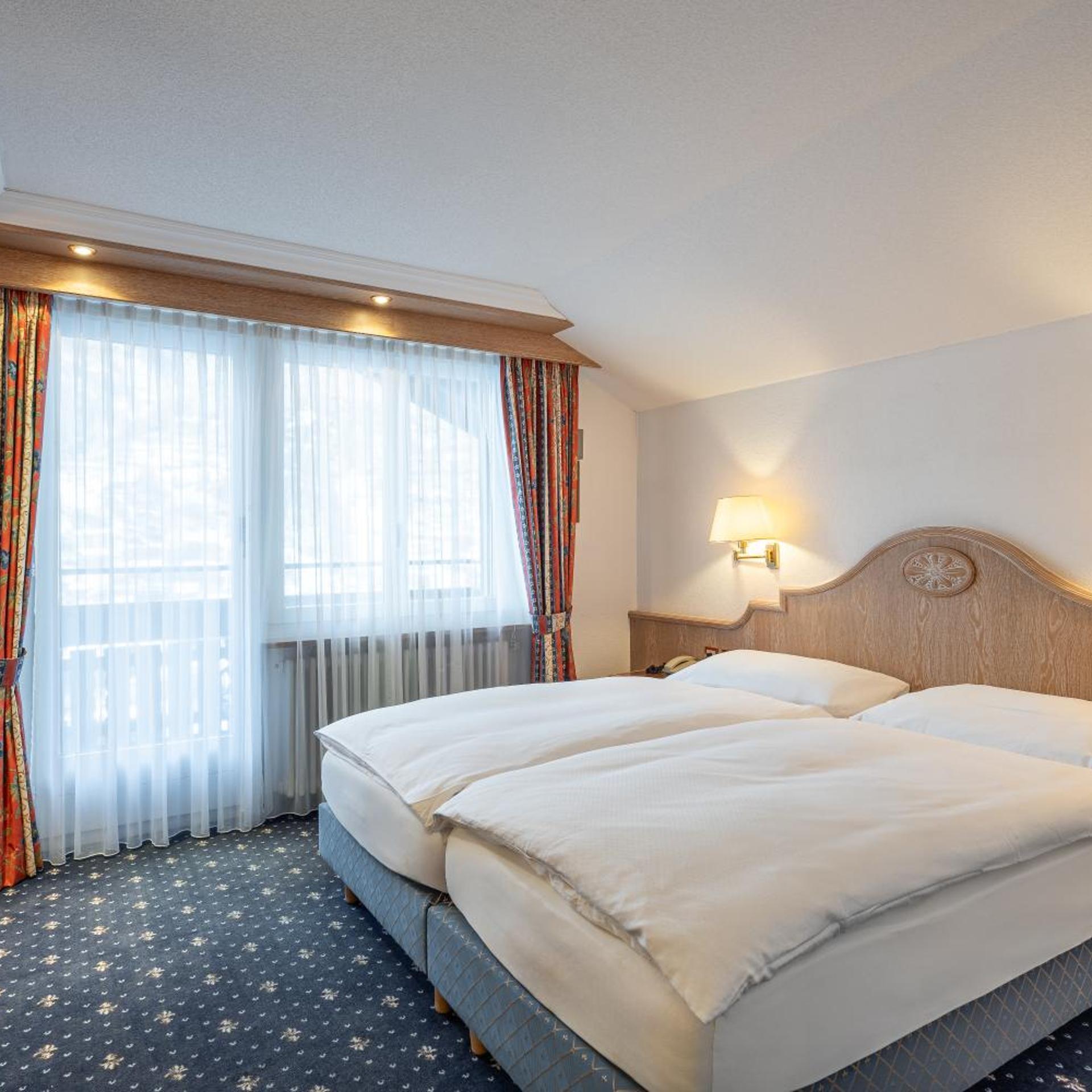 HOTEL ALPENROYAL 18/55