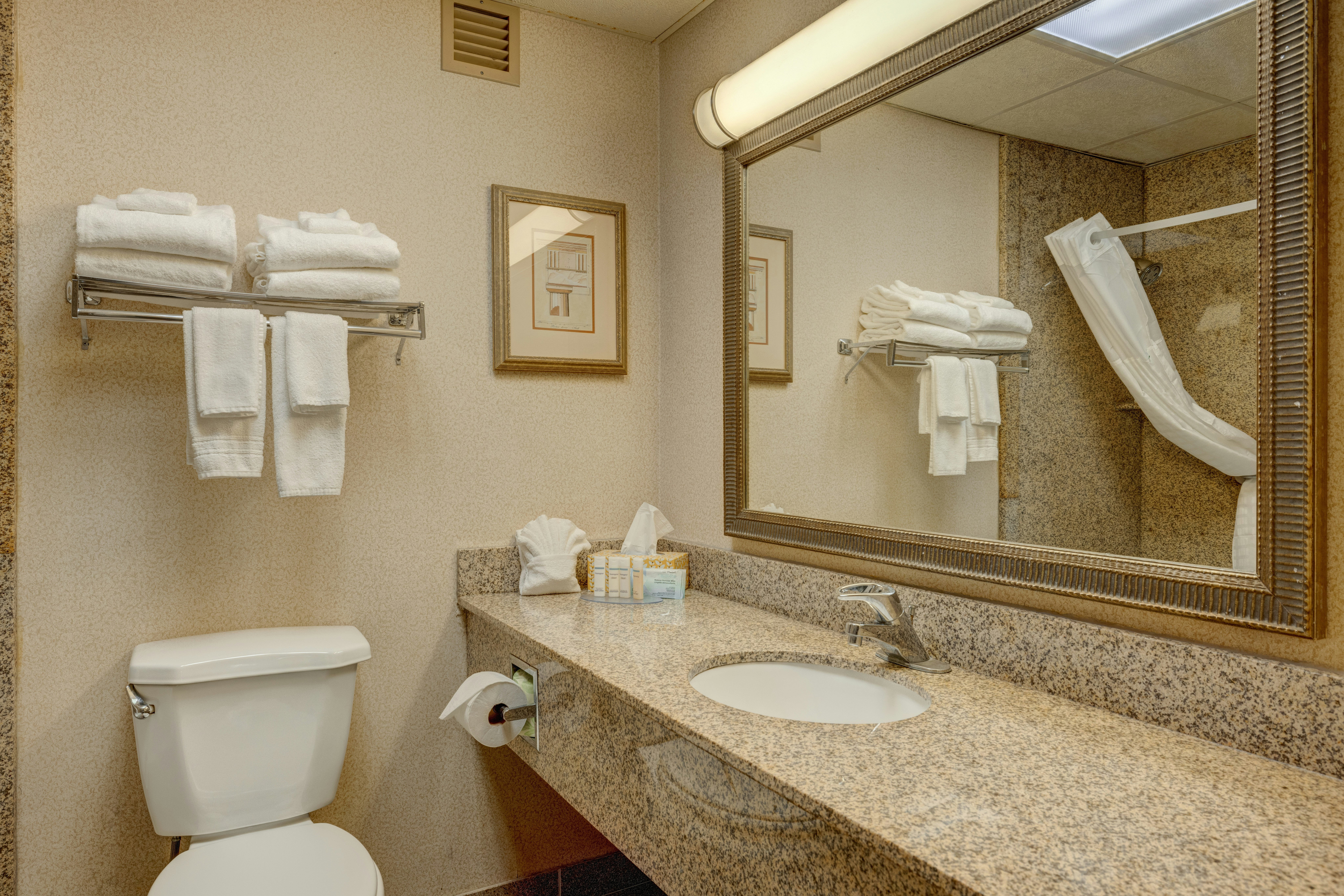 Riverside Hotel & Conference Center 59/60