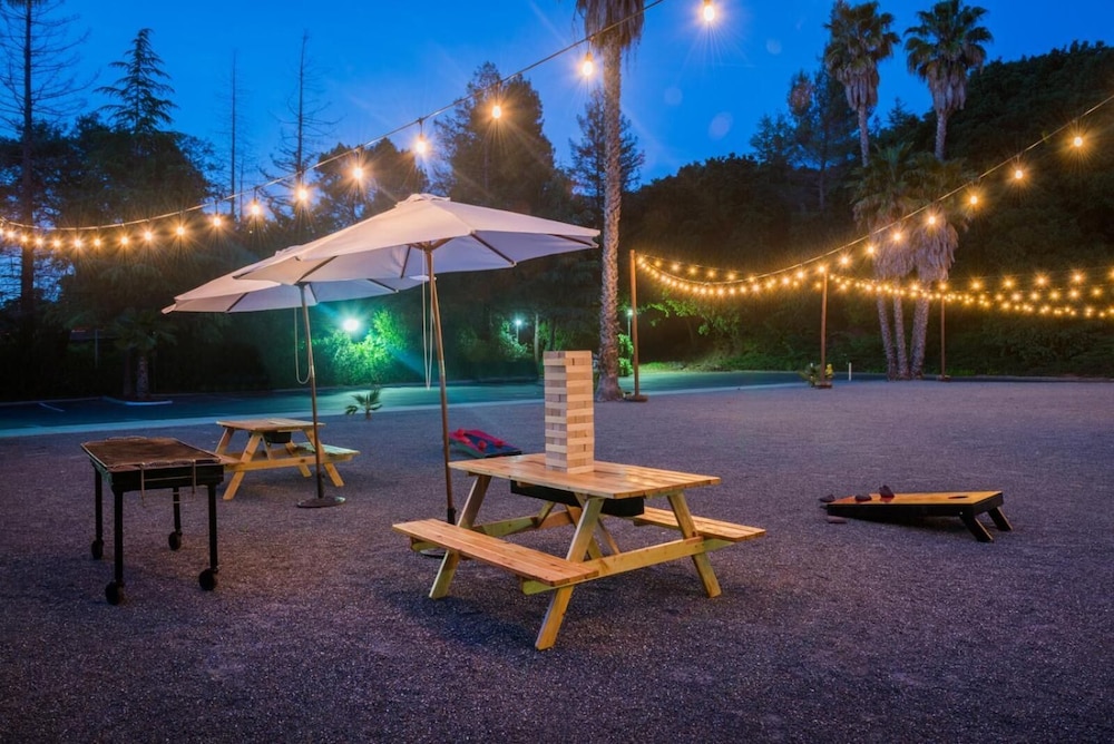 Los Gatos Lodge 22/26