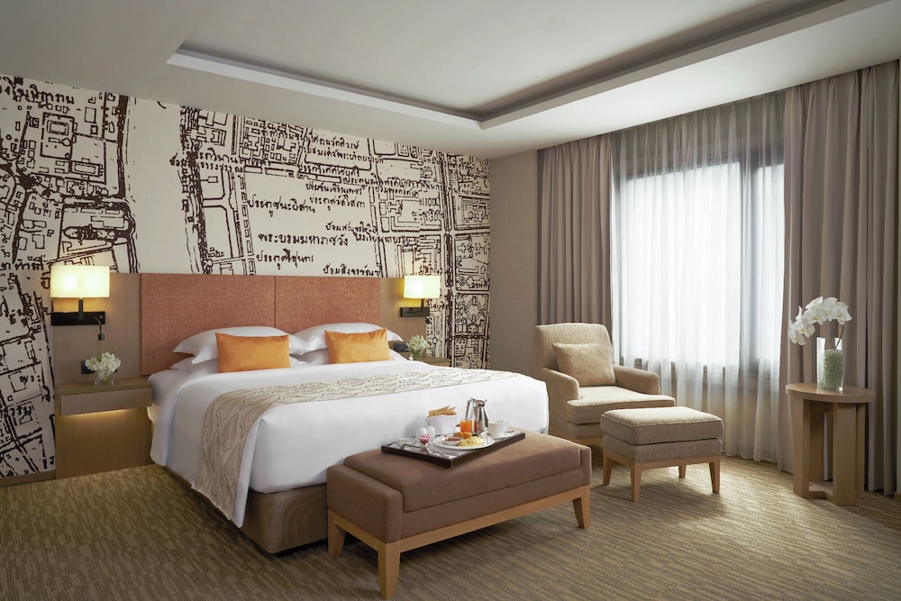 2 BEDROOMS, SUITE
