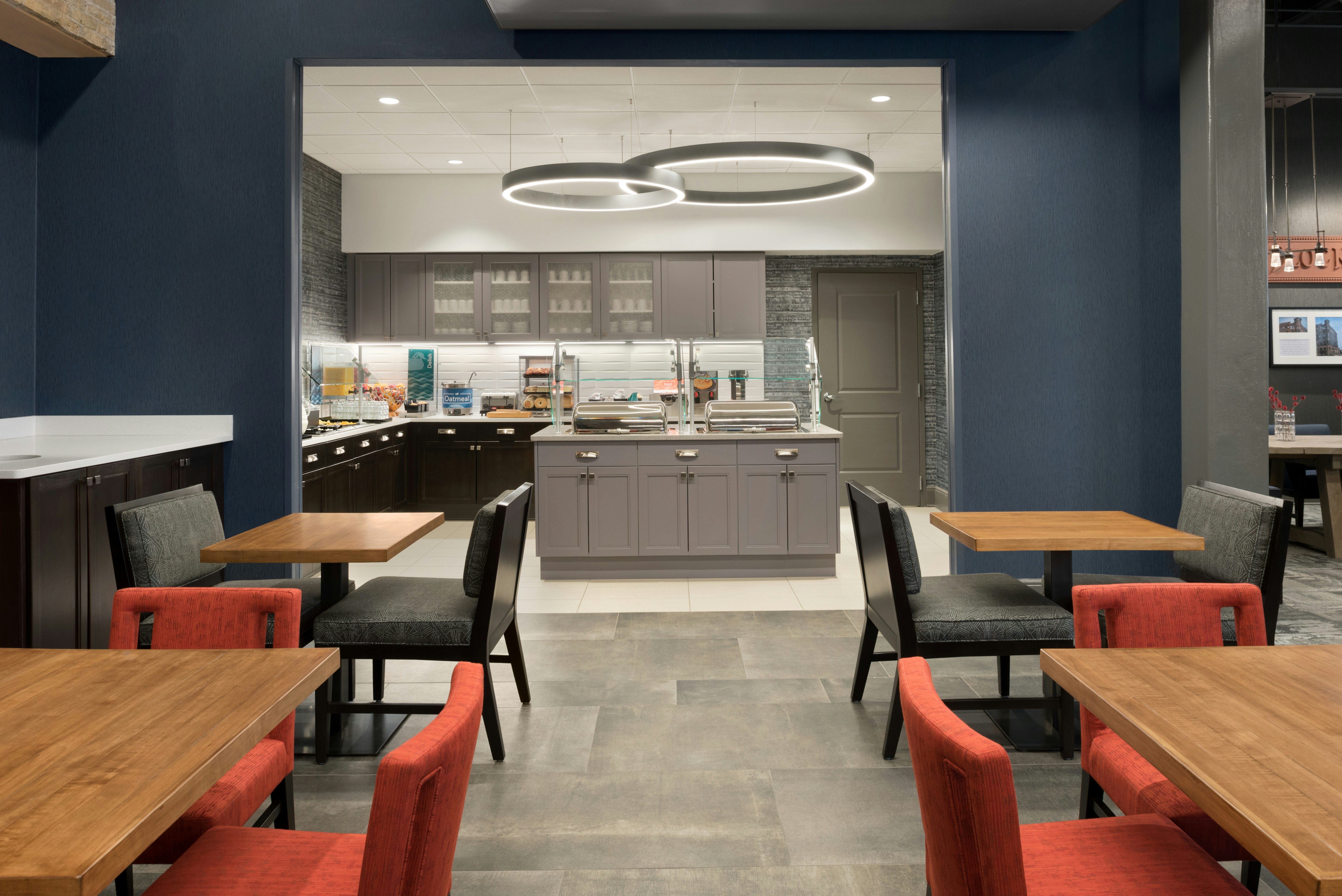 Homewood Suites By Hilton Milwaukee-Downtown 20/25