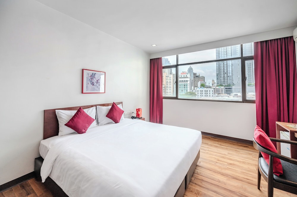 DELUXE, DOUBLE BED