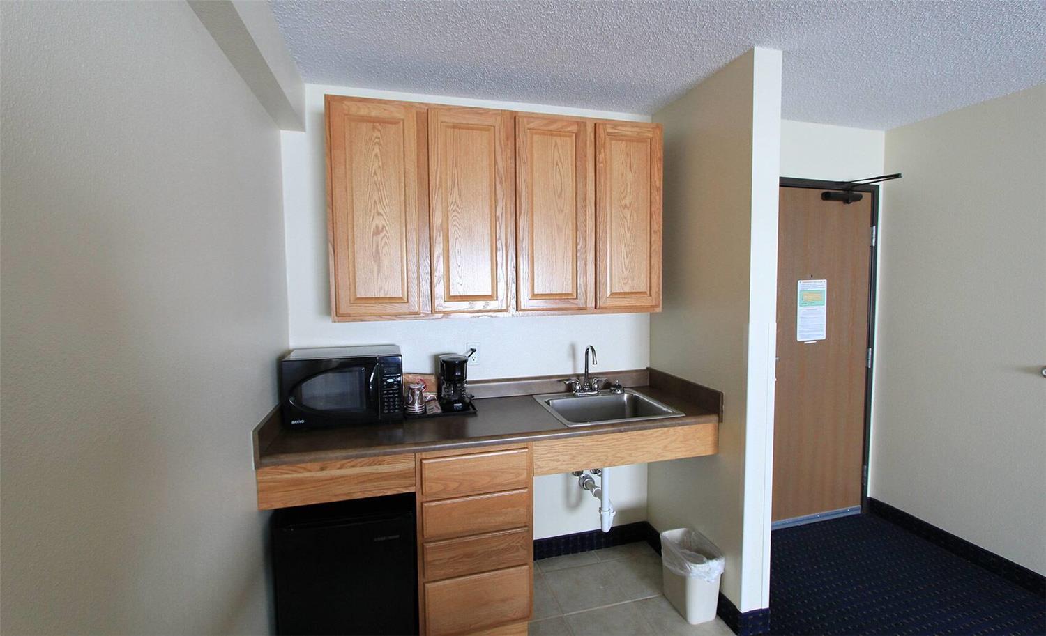 AmericInn by Wyndham Cedar Rapids/CID Airport 39/39