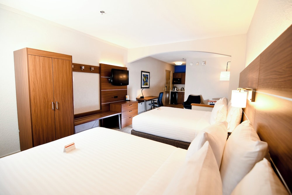 جناح بسريرين كوين لذوي الإعاقة، Holiday Inn Express Hotel And Suites Port Clinton Catawba Island 4/8