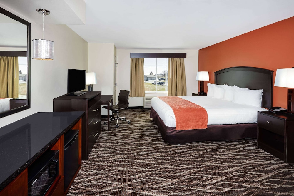 Studio, Suite, King Bed, Accessible